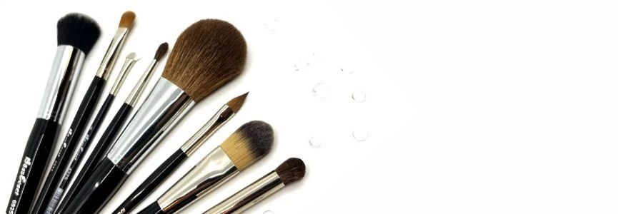 Kozmetikai és smink ecsetek